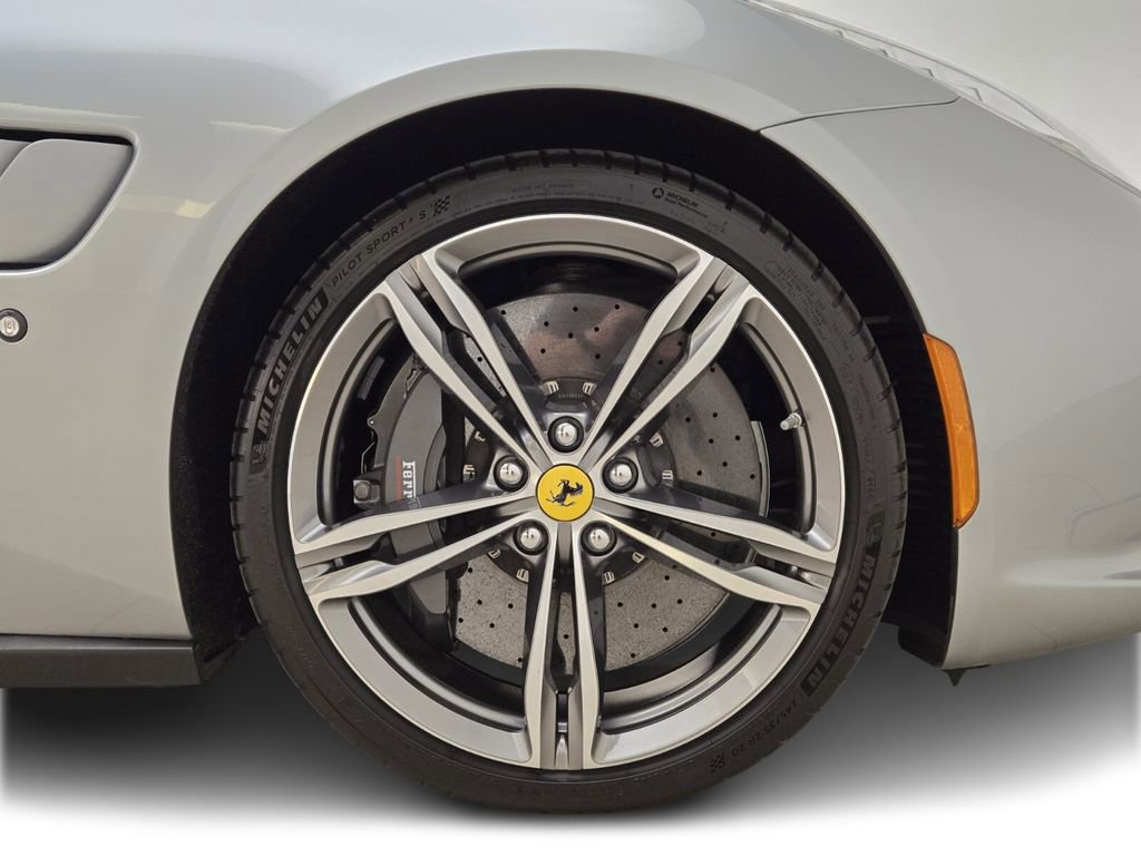 Used 2017 Ferrari GTC4Lusso AWD/4WD image 12