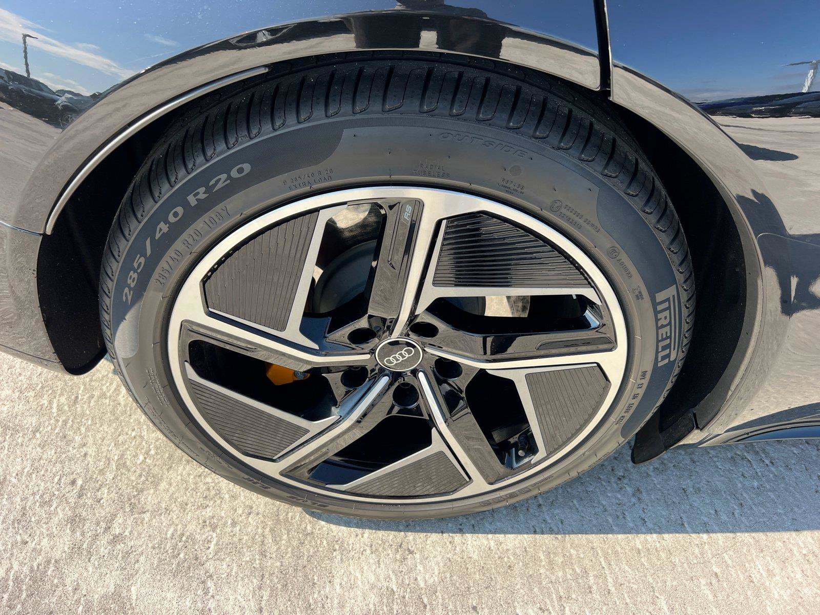 Used 2024 Audi RS e-tron GT w/ Carbon Performance Package AWD/4WD image 17