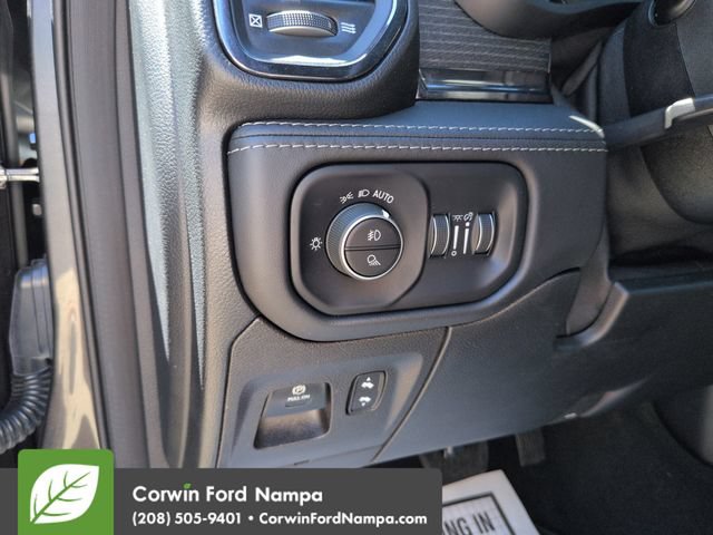 Used 2022 RAM 1500 Limited w/ Body-Colour Bumper Group AWD/4WD image 13