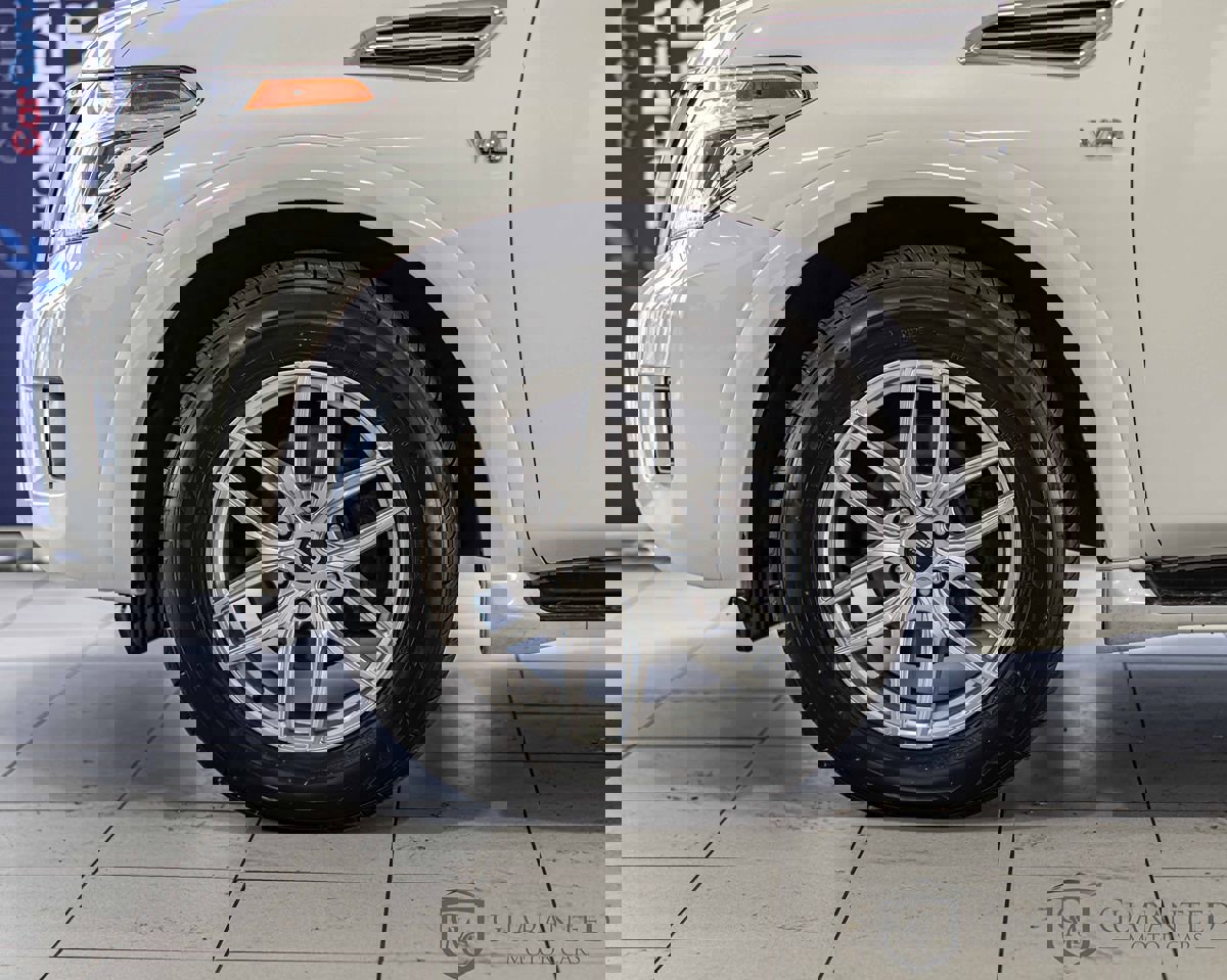 Used 2019 Nissan Armada Platinum image 10