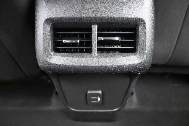 Used 2019 Chevrolet Equinox LT FWD image 17