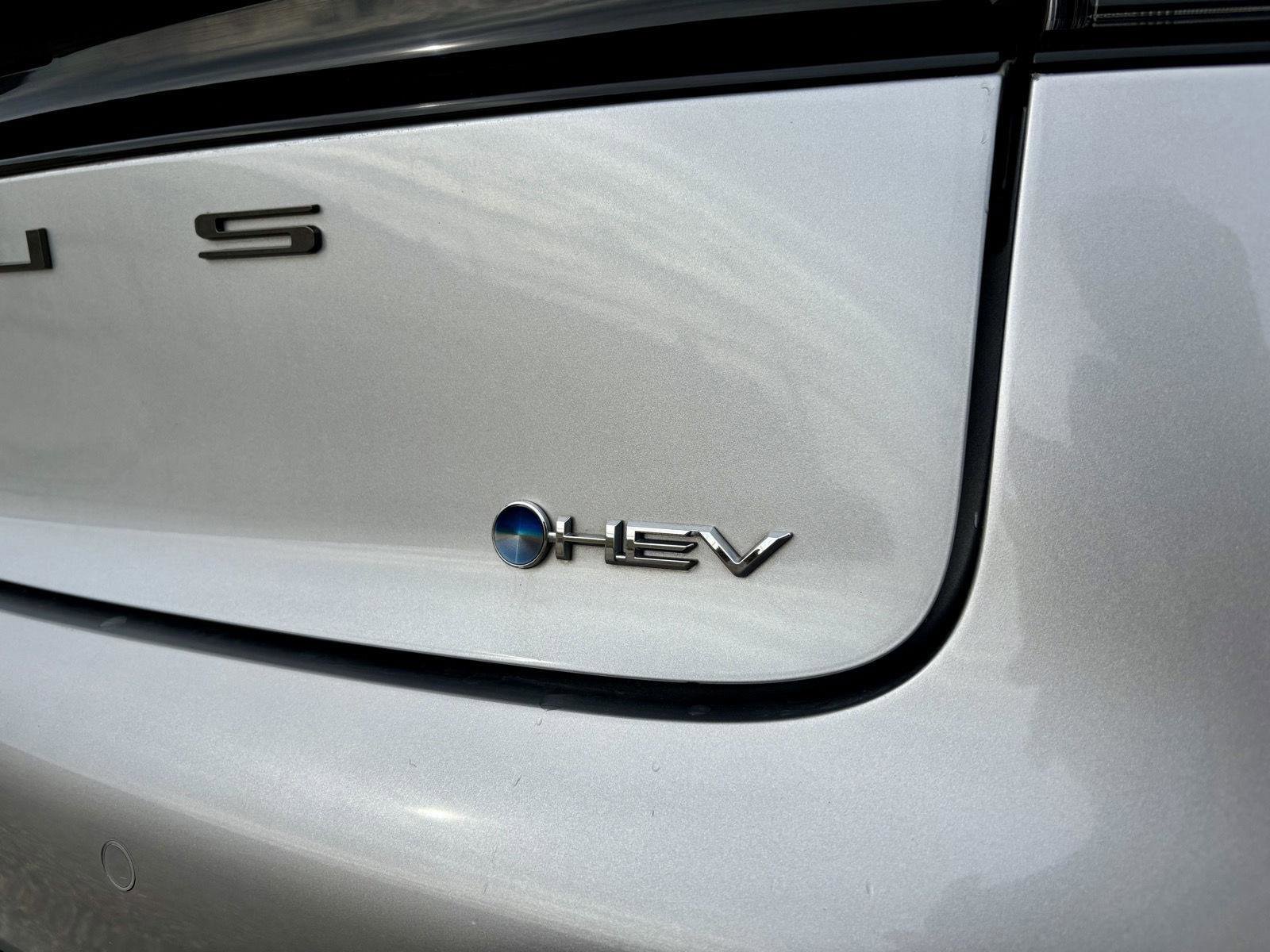 Used 2024 Toyota Prius LE image 27