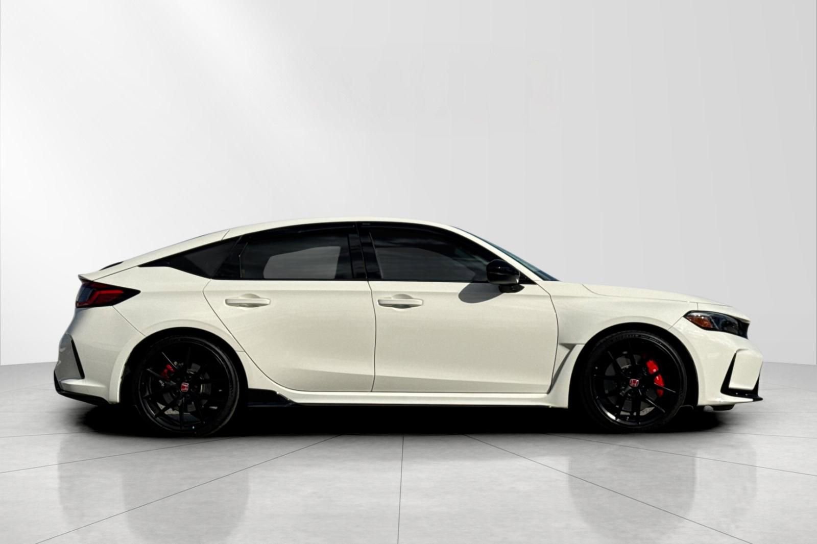 Used 2025 Honda Civic Type R image 2