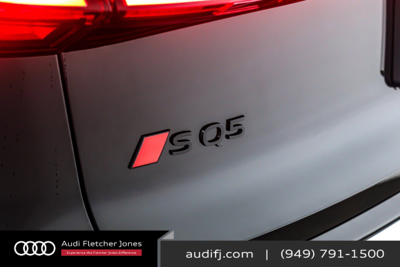 New 2025 Audi SQ5 Prestige image 9