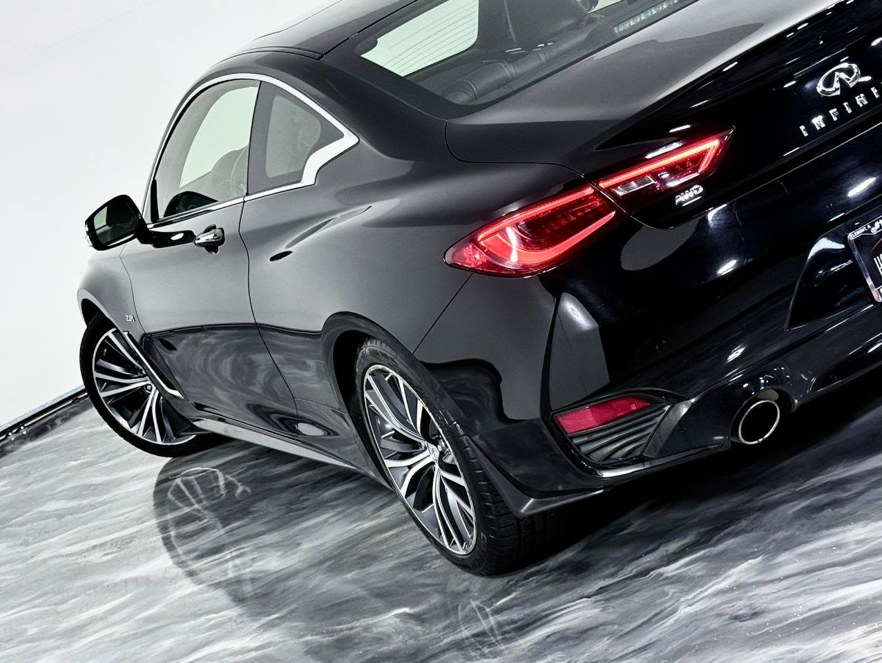 Used 2017 INFINITI Q60 2.0t w/ Premium Plus Package 2.0T AWD/4WD image 13