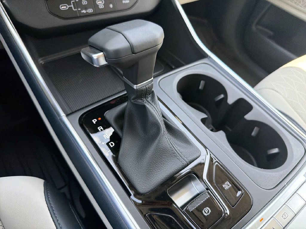 New 2027 Kia Carnival SX w/ Dark Edition Package FWD image 24