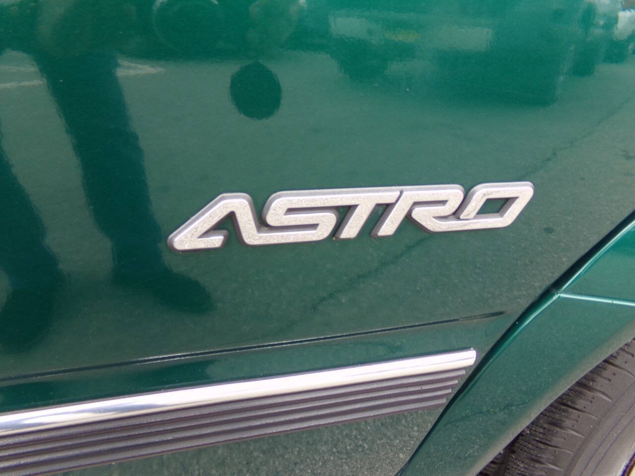 Used 1998 Chevrolet Astro w/ Convenience Group RWD image 35