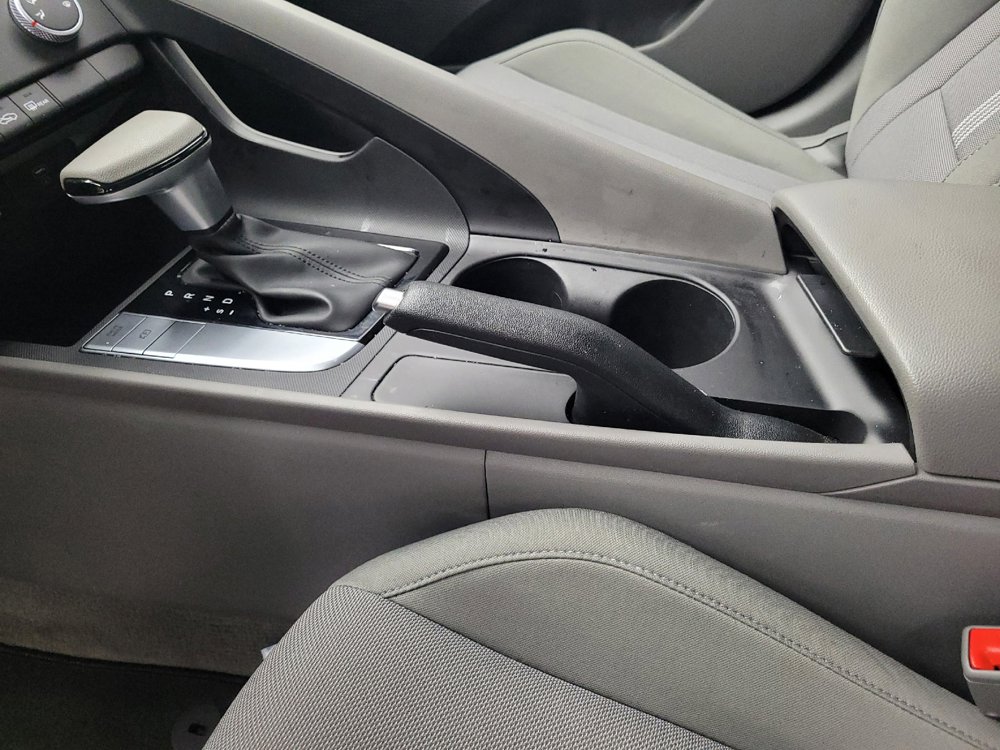 Used 2025 Hyundai Elantra SE FWD image 26