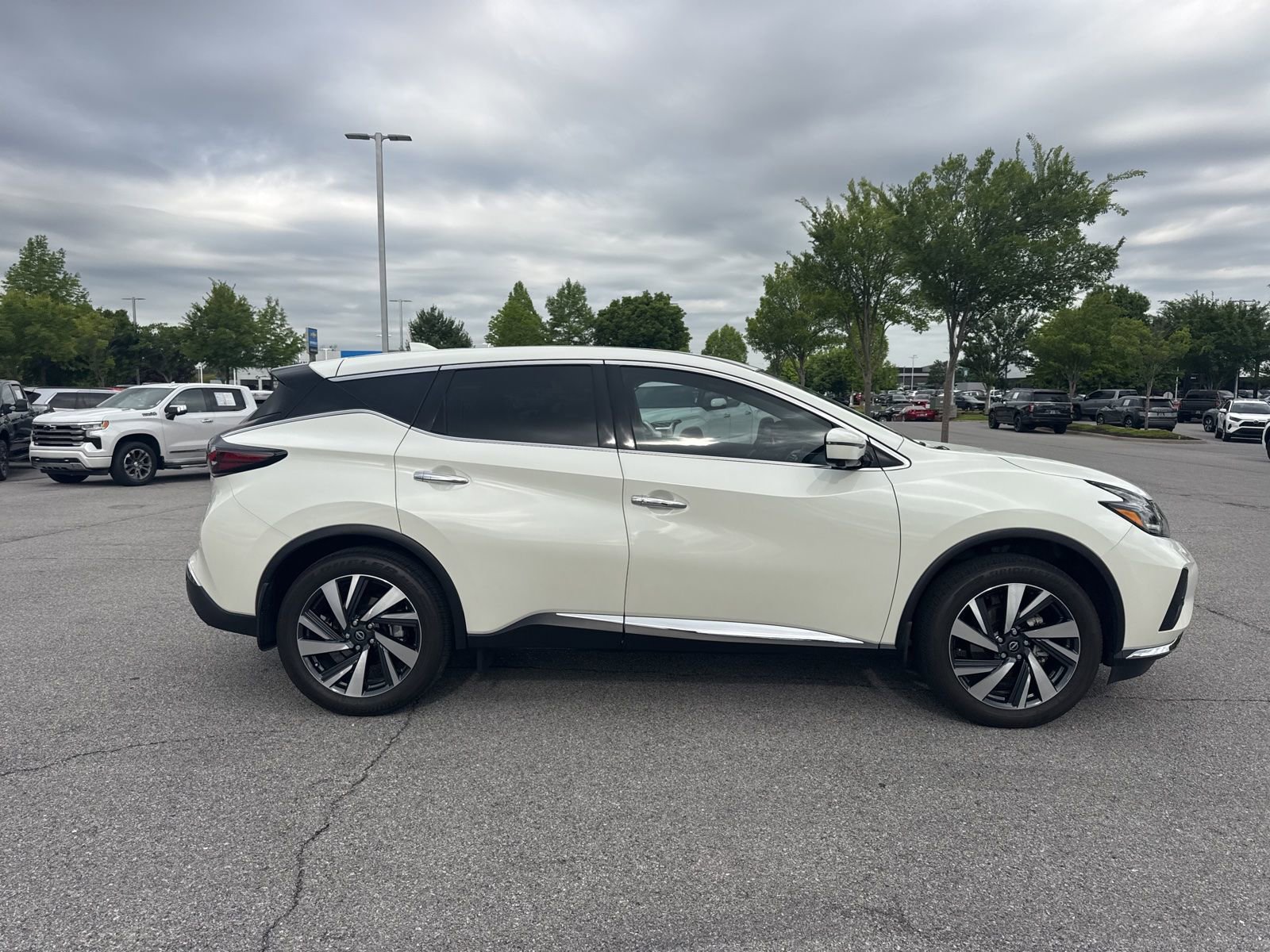 Used 2023 Nissan Murano SL w/ SL Moonroof Package FWD image 4