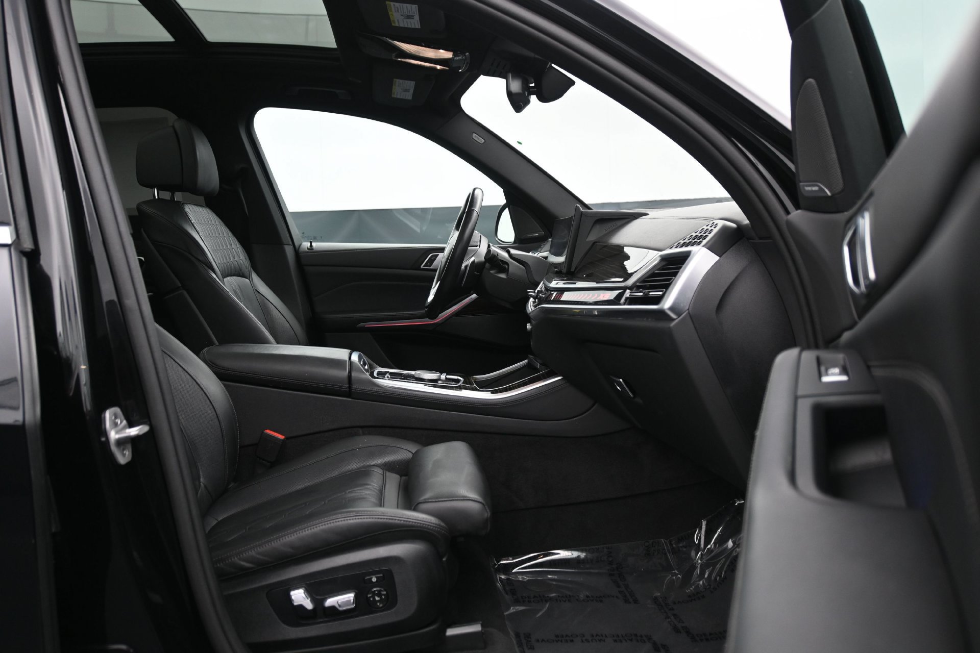 Used 2025 BMW X5 xDrive50e AWD/4WD image 22