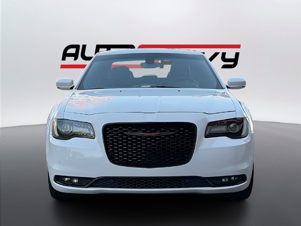 Used 2023 Chrysler 300 S RWD image 2