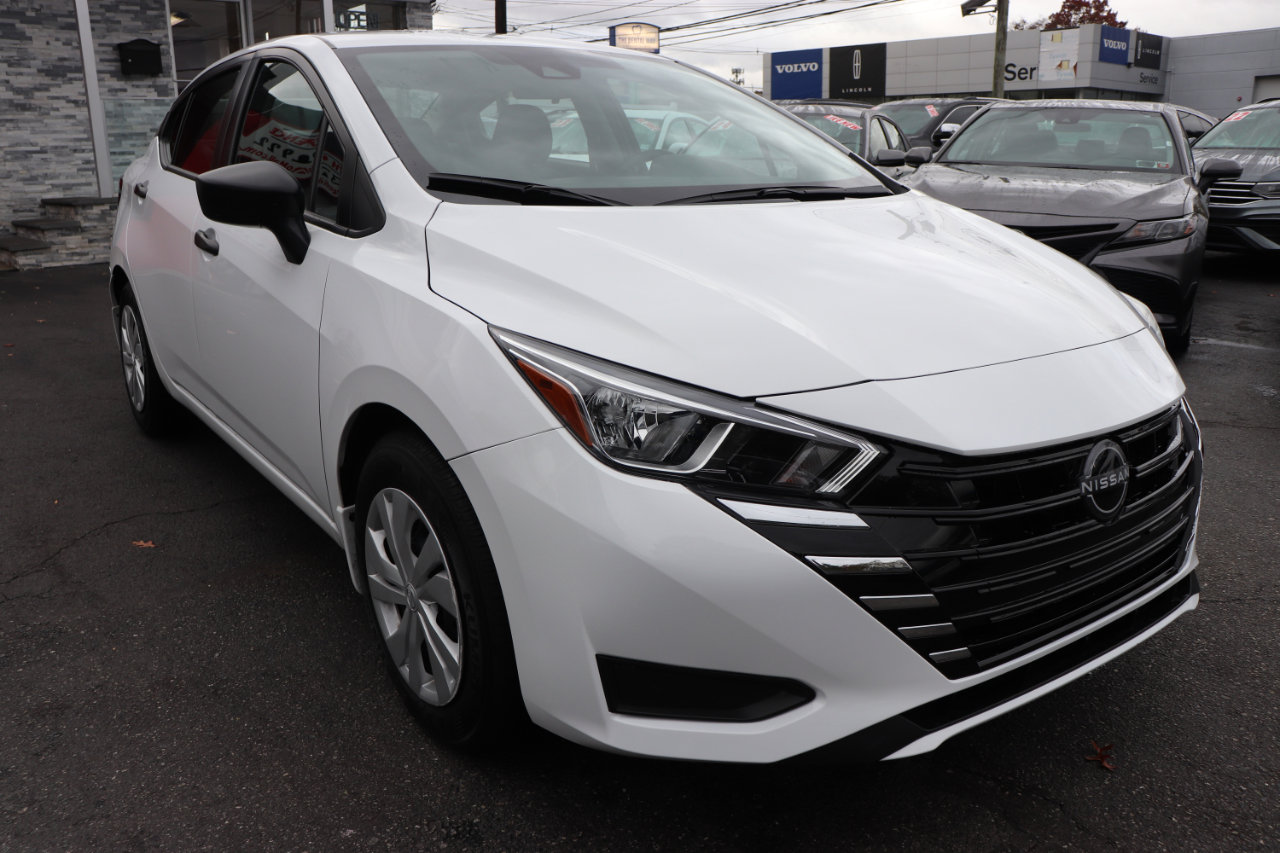 Used 2024 Nissan Versa S w/ Trunk Package image 7