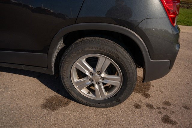Used 2020 Chevrolet Trax LS w/ Tint and Cruise Package FWD image 11