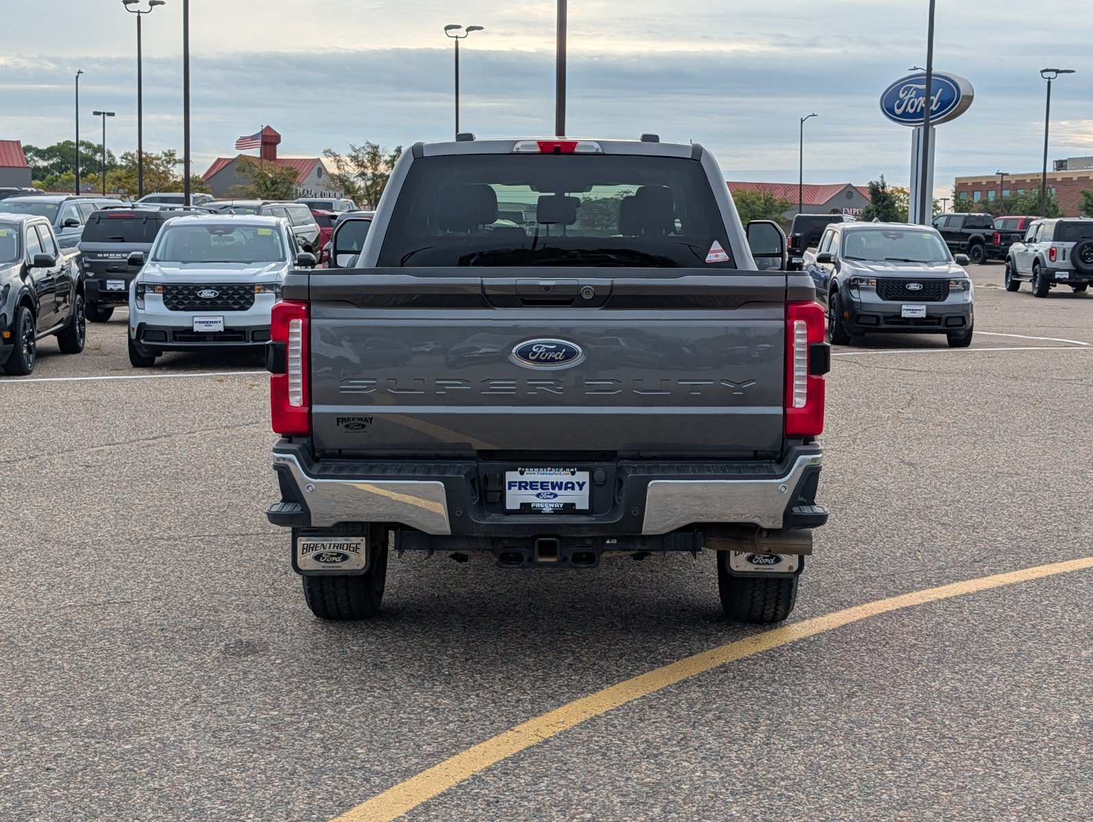 Used 2026 Ford F350 Lariat AWD/4WD image 4