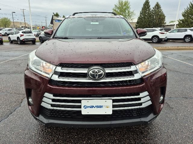 Used 2019 Toyota Highlander XLE AWD/4WD image 2