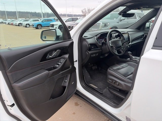 Used 2023 Chevrolet Traverse RS w/ LPO, Floor Liner Package image 9