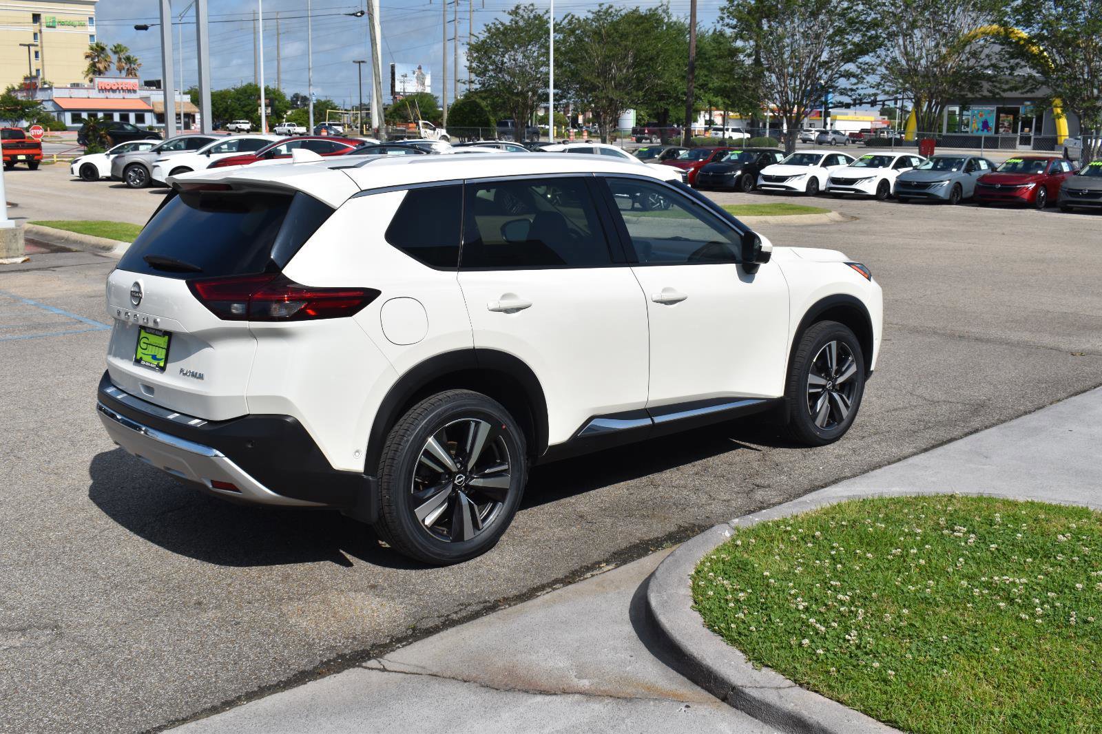 Used 2023 Nissan Rogue Platinum w/ Platinum Premium Package FWD image 13