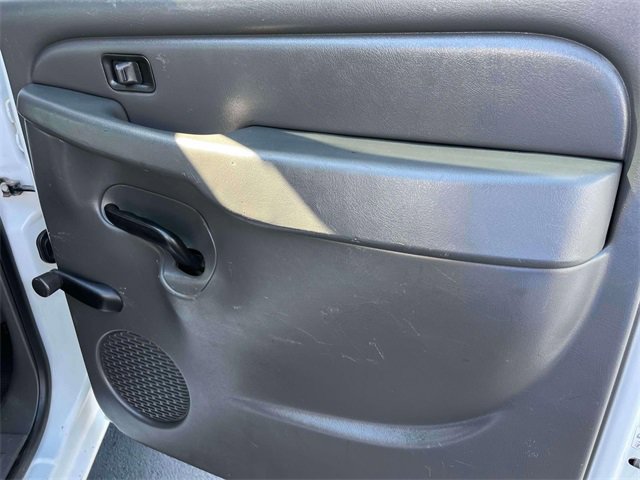Used 2005 GMC Sierra 3500 W/T image 19
