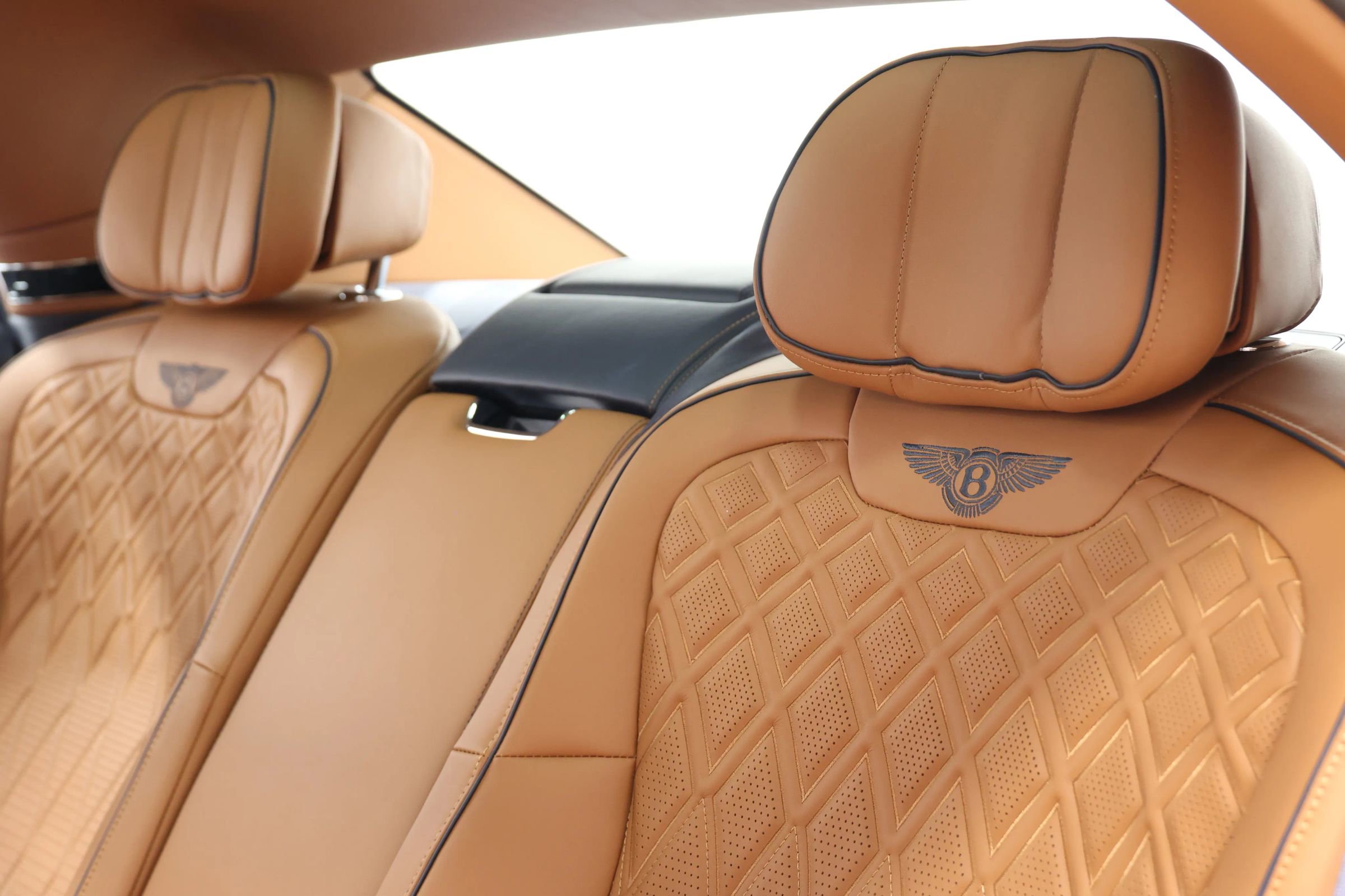 Used 2022 Bentley Flying Spur V8 AWD/4WD image 54