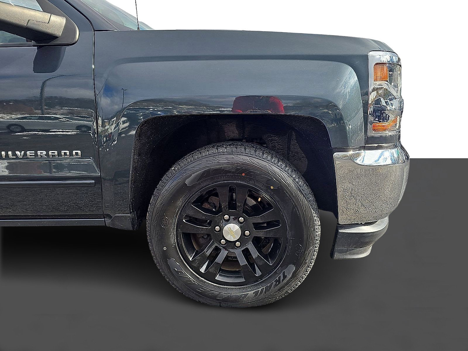 Used 2018 Chevrolet Silverado 1500 LT w/ All Star Edition image 2