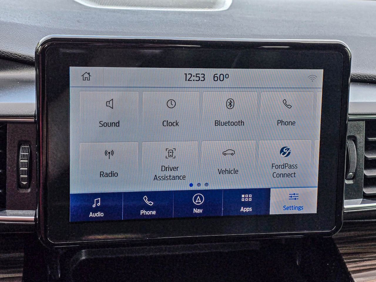 Used 2022 Ford Explorer Limited w/ Equipment Group 301A AWD/4WD image 18