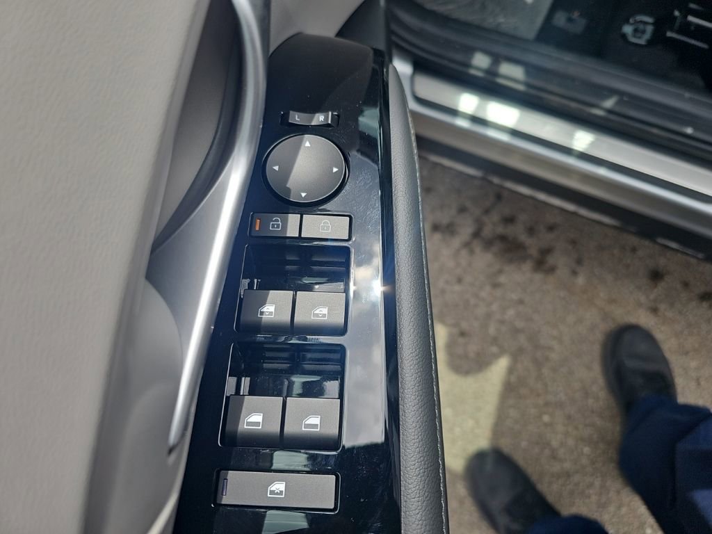 New 2025 Hyundai Tucson Limited AWD/4WD image 13
