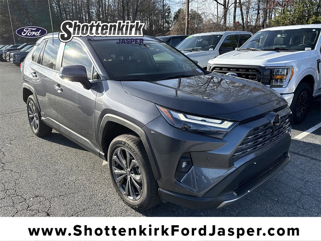 Used 2025 Toyota RAV4 Limited image 1