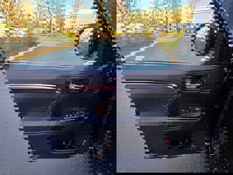 Used 2015 Toyota Highlander Limited Platinum image 35