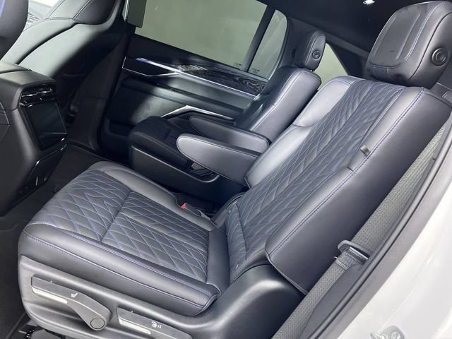 Used 2025 Cadillac Escalade IQ Luxury 1 AWD/4WD image 25