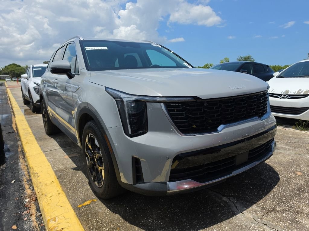 Certified 2024 Kia Sorento S FWD image 2