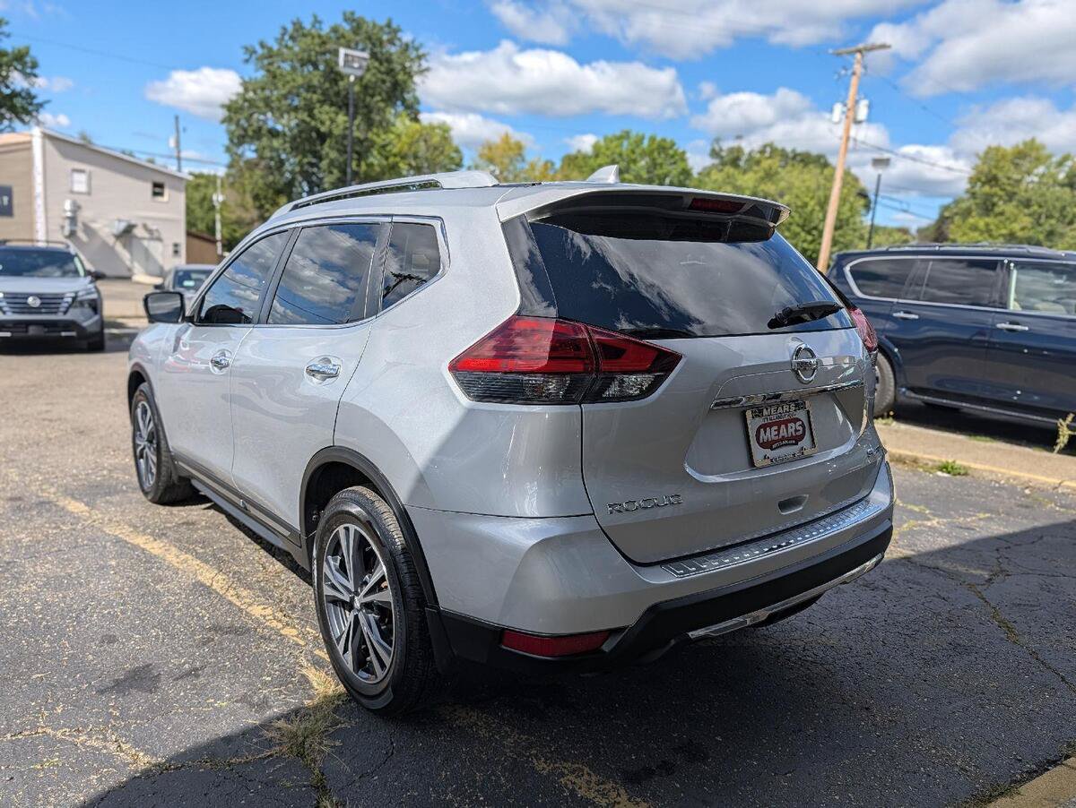 Used 2017 Nissan Rogue SL w/ SL Premium Package AWD/4WD image 8