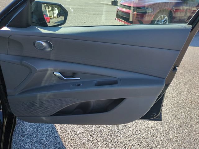 Used 2024 Hyundai Elantra SEL FWD image 32