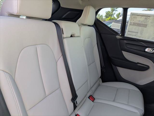 New 2026 Volvo XC40 B5 Plus w/ Protection Package Premier AWD/4WD image 13
