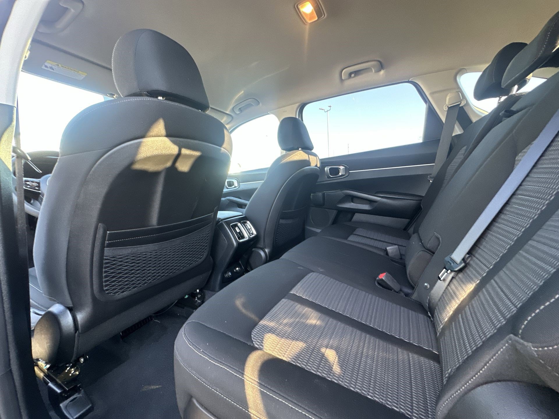 Used 2023 Kia Sorento LX image 27