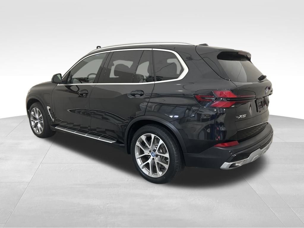 Used 2025 BMW X5 xDrive50e image 3