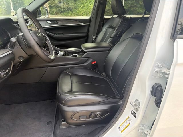 Used 2025 Jeep Grand Cherokee L Limited w/ Luxury Tech Group II RWD image 14