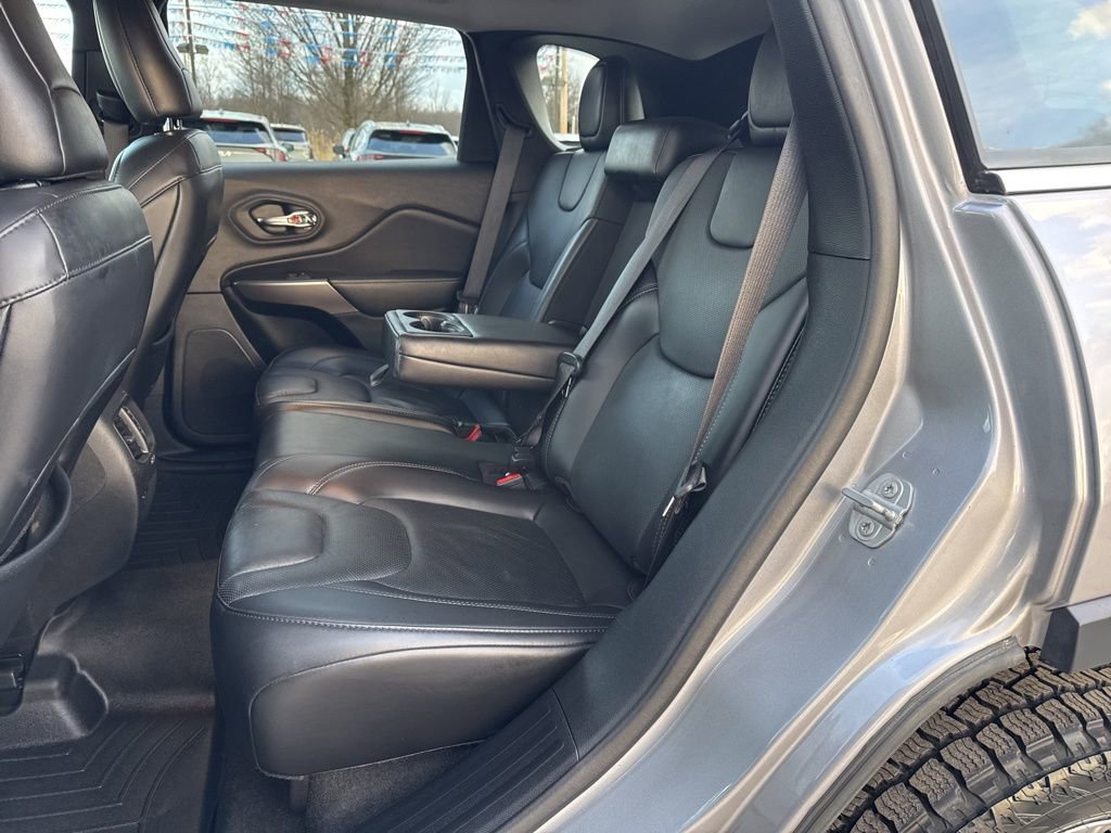 Used 2021 Jeep Cherokee Latitude Lux w/ Comfort/Convenience Group AWD/4WD image 12