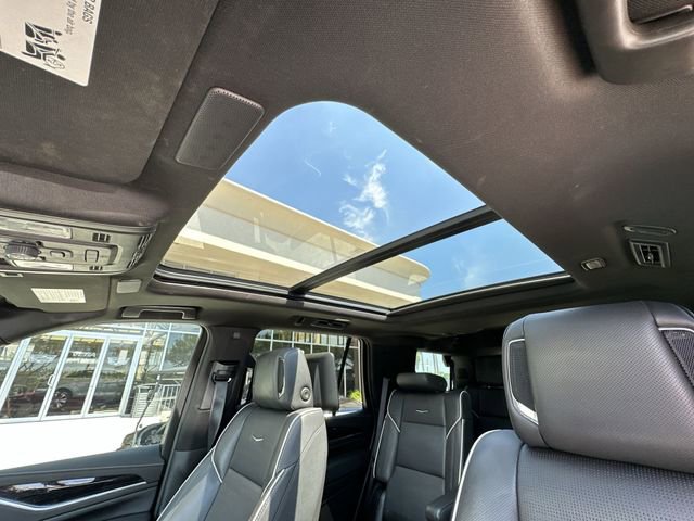 Certified 2024 Cadillac Escalade Sport w/ LPO, ONYX Package image 30