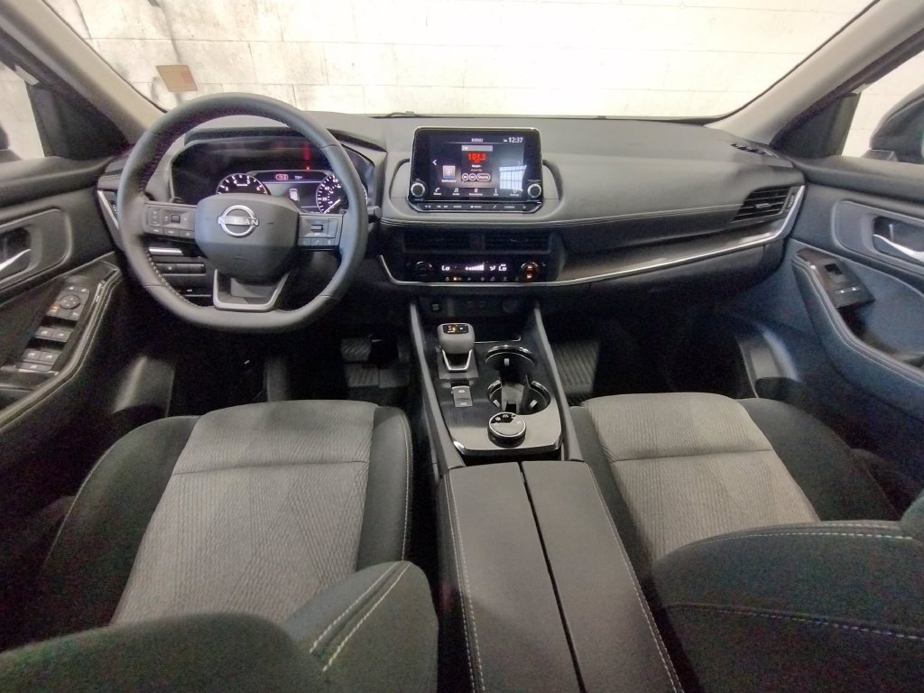 Used 2026 Nissan Rogue SV w/ Cold Weather Package AWD/4WD image 37