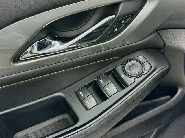 Used 2019 Chevrolet Traverse LT FWD image 18