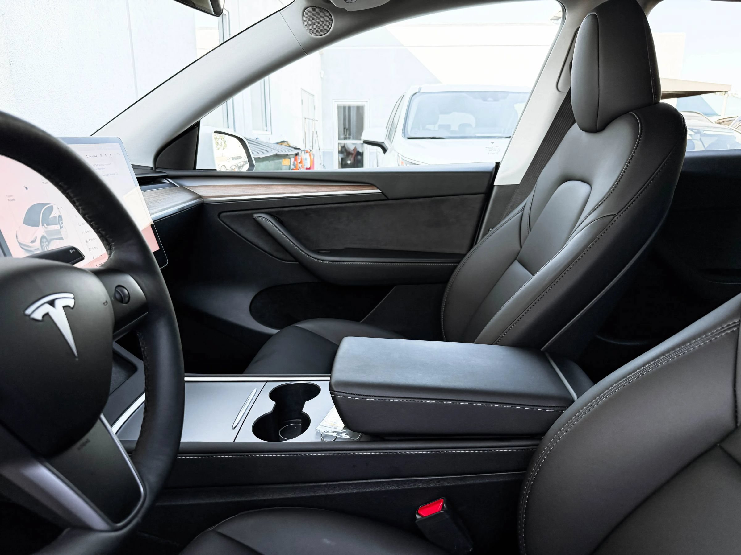 Used 2024 Tesla Model Y Long Range AWD/4WD image 21