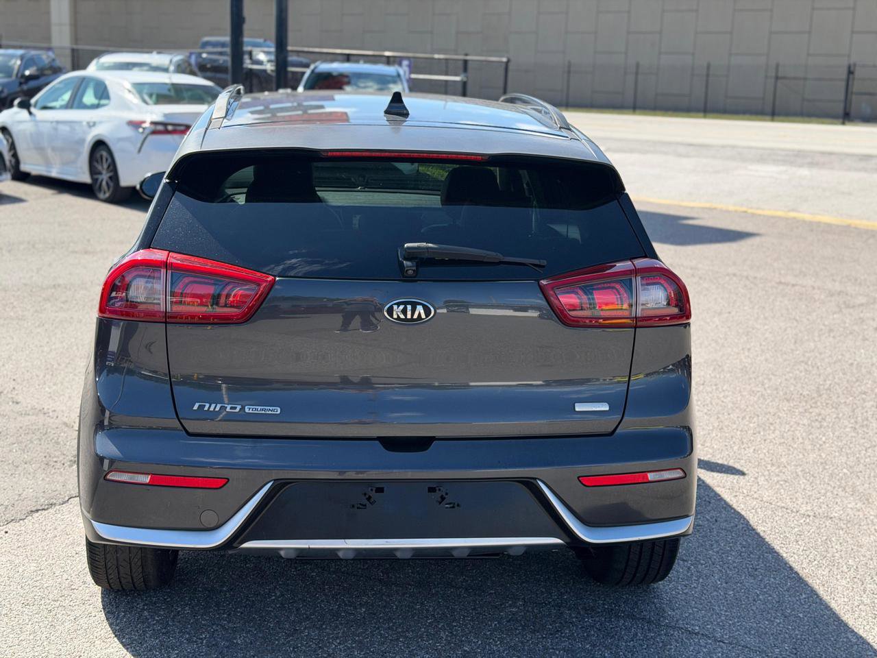 Used 2018 Kia Niro EX w/ EX Touring Graphite Edition FWD image 13