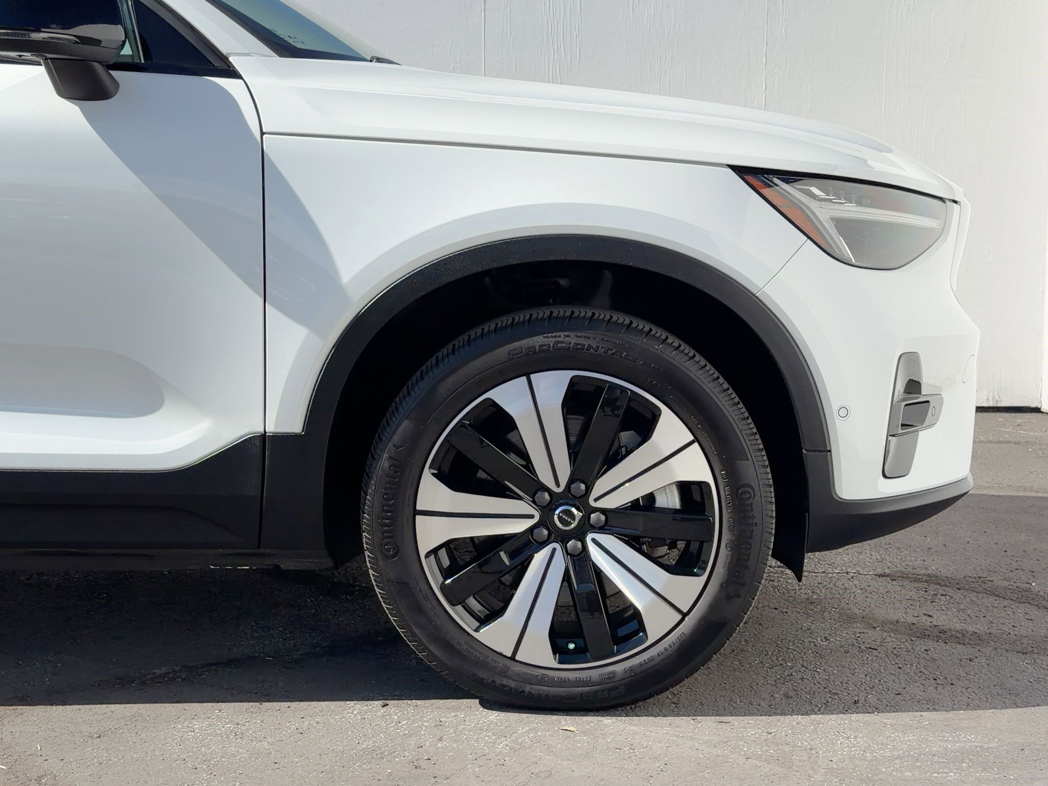 Used 2023 Volvo C40 P8 Recharge Plus image 10