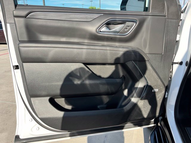 Used 2024 GMC Yukon SLT AWD/4WD image 15