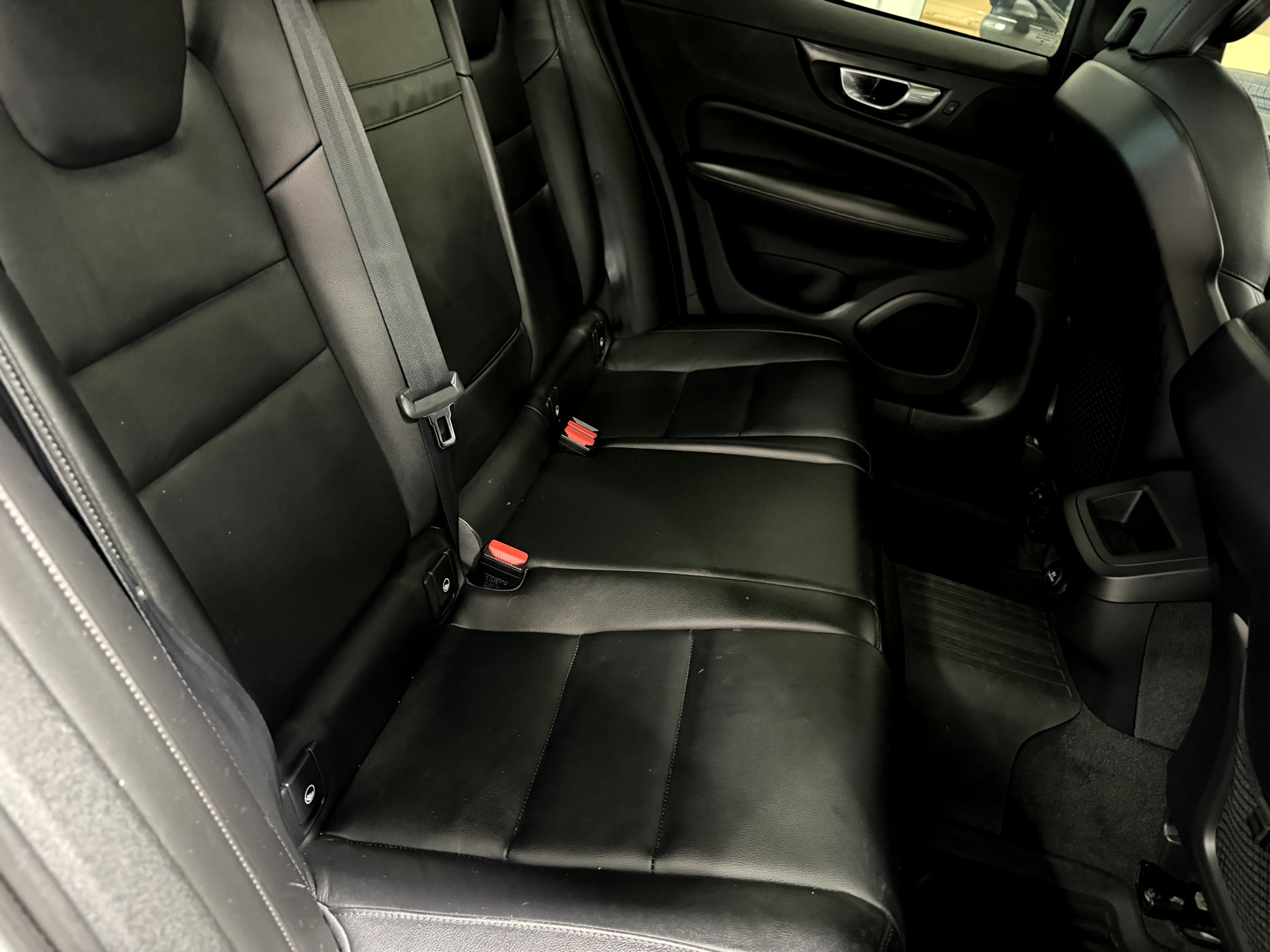 Used 2020 Volvo S60 T5 Momentum w/ Protection Package Premier FWD image 28