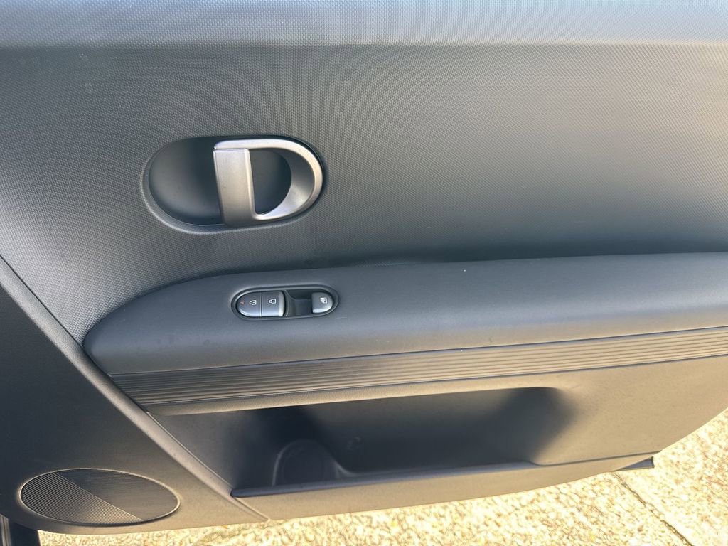 Used 2025 Hyundai Ioniq 5 SEL image 32