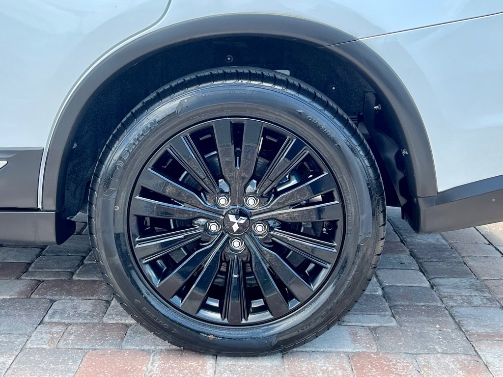 Used 2020 Mitsubishi Outlander SEL image 25