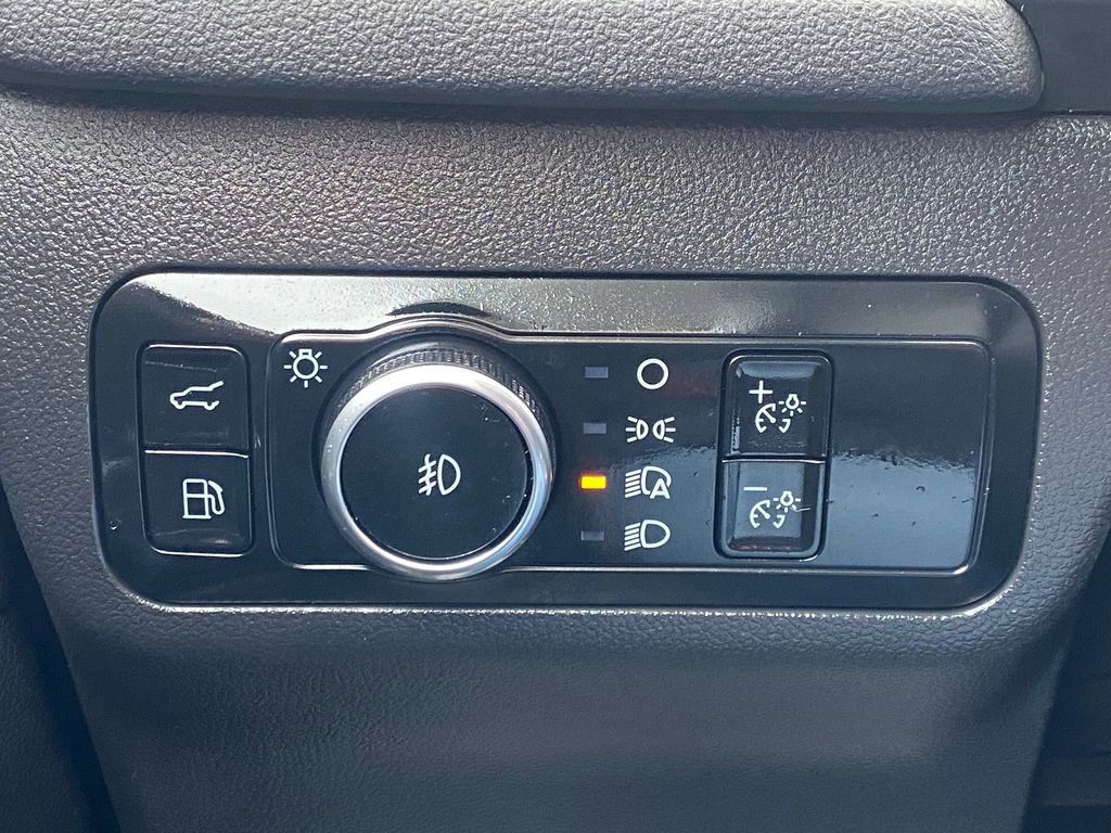 Used 2024 Ford Escape SE image 28