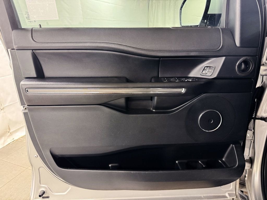 Used 2019 Ford Expedition XLT w/ Equipment Group 202A image 13