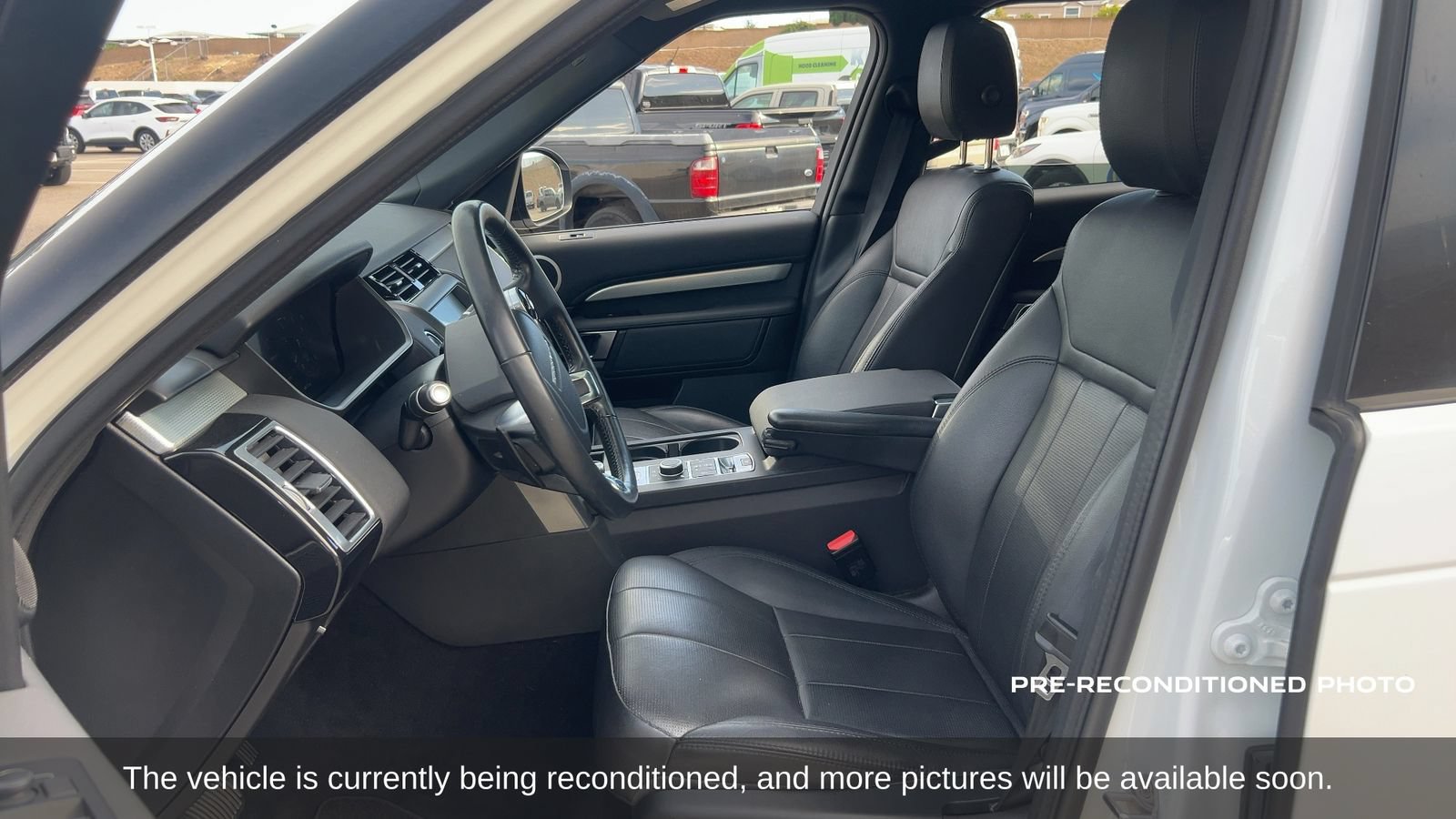 Used 2020 Land Rover Discovery Landmark AWD/4WD image 11